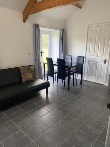 Wick  Lodge 4, The Grange, 53 High Street, Wick, Bristol Bs30 5Qq מראה חיצוני תמונה